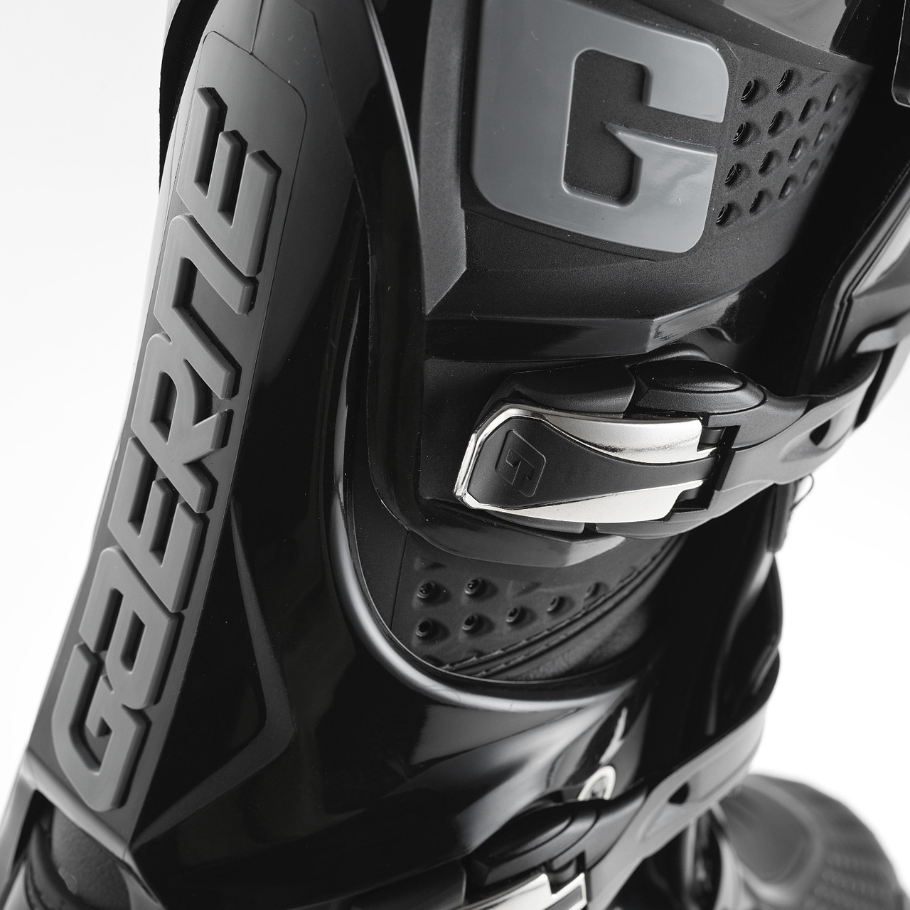 Gaerne  SG-12  VUXEN 44  SVART